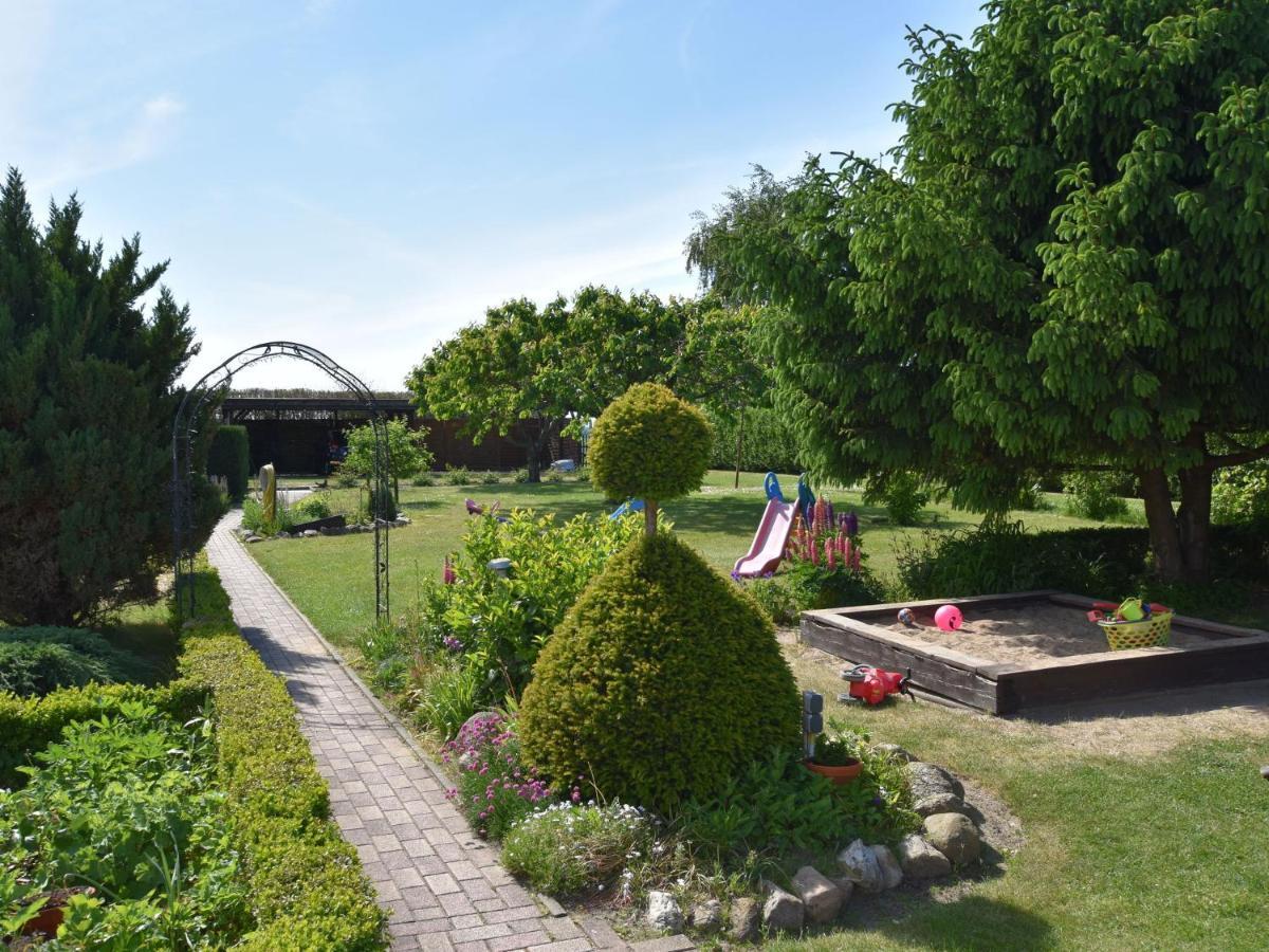Apartment In Robertsdorf With Garden, Terrace, Barbecue Blowatz 部屋 写真